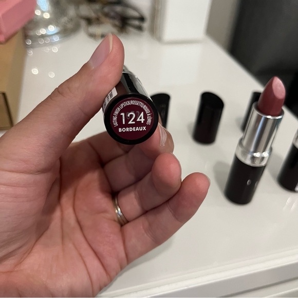 3 brand new Rimmel lipsticks - Picture 3 of 7